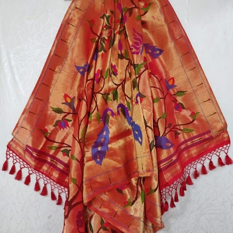 Paithani Dupatta Dress, Fancy Half Sarees, Paithani Dupatta, Saree Borders, Different Types Of Sarees, Saree Model, Groom Dress Men, Fashionable Saree, Wedding Saree Blouse Designs