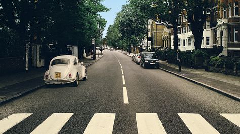 Beatles Laptop Wallpaper, Album Cover Laptop Wallpaper, Abbey Road Wallpaper, Beatles Background, Zoom Wallpaper, Road Wallpaper, 60s Wallpaper, Beatles Wallpaper, The Beatles Abbey Road