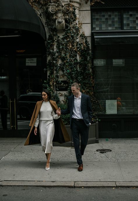 Katarina and Reed's gorgeous NYC elopement. Photo: @k_villettophotography Christmas Courthouse Wedding, New York Winter Elopement, Winter Elopement Photos, Winter City Elopement, Winter City Wedding, December Elopement, Winter Elopement Ideas, Winter Nyc, Nyc Elopement