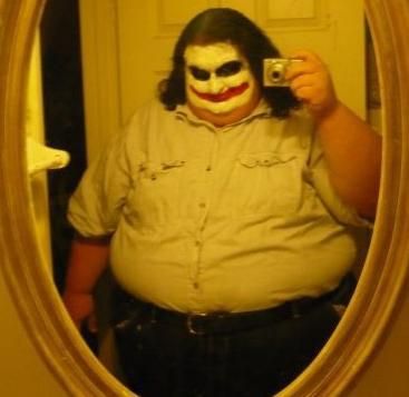 Fat joker, is that you? Bad Halloween Costumes, Why So Serious, Dc Memes, Can't Stop Laughing, The Batman, Popular Memes, A Mask, Make Me Smile, I Laughed