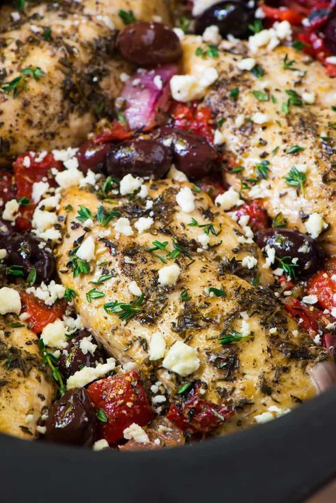 Greek Chicken Breast Recipes, Slow Cooker Greek Chicken, Greek Chicken Breast, Delicious Crockpot Recipes, Chicken Crockpot Recipes Healthy, Crockpot Chicken Healthy, Greek Chicken Recipes, Healthy Chicken Dinner, Queso Feta