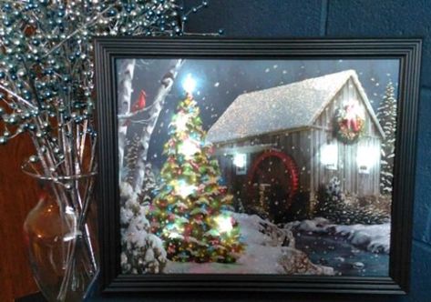 Diy Lighted Canvas, Light Up Picture Frame Diy, Light Up Canvas Christmas, Lighted Picture Frame Diy, Picture Frame With Lights, Light Up Wall Art, Light Up Canvas Art, Light Up Picture Frame, Christmas Pictures With Lights