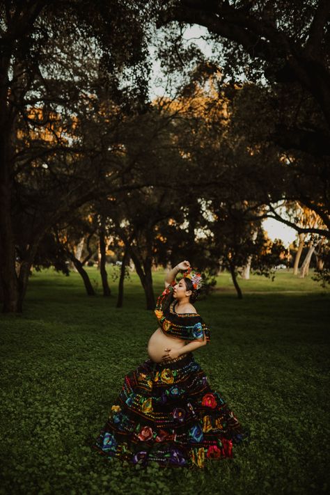 Mexican Themed Maternity Shoot, Mexican Maternity Shoot Photo Ideas, Mexican Maternity Shoot, Creative Shoots, Toxic Parents, Mexican Theme, Maternity Photoshoot, Maternity Shoot, Maternity Photos