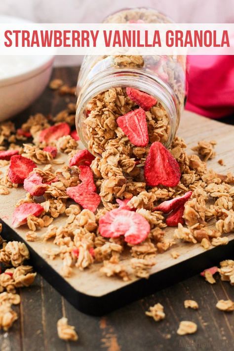 Granola With Dried Fruit, Freeze Dried Strawberry Recipes, Vanilla Granola Recipe, Strawberry Granola Bars, Strawberry Granola, Vanilla Granola, Granola Recipe Healthy, Vegan Granola, Breakfast Board