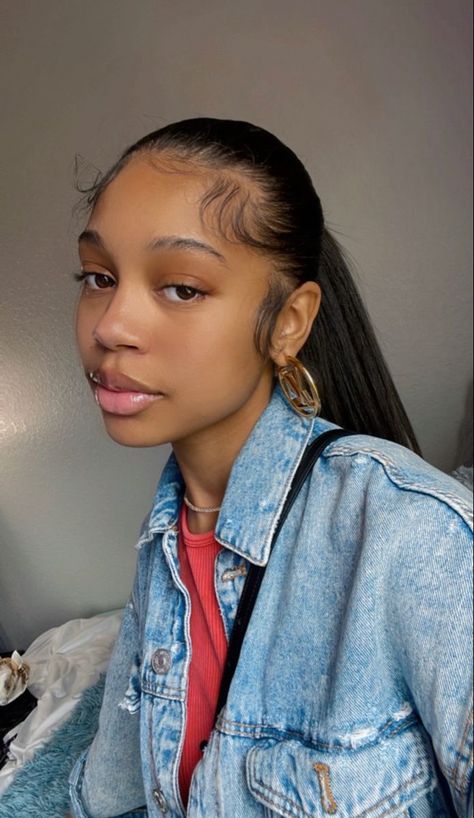 Slick Ponytail Weave, Baddie Hairstyles Latina Straight, Baddie Hairstyles Latina, Ponytail Weave, Slick Ponytail, Pressed Natural Hair, Silk Press Natural Hair, Honey Brown Hair, Selfie Aesthetic