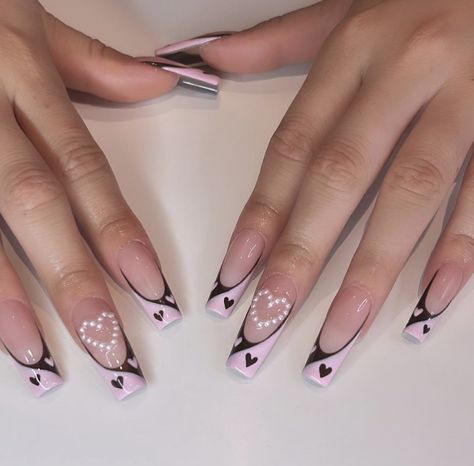 2d Nails Design, Nails Pink And Black, French Tip Set, Heart French Tip, Finger Biting, Harry Potter Nail Art, Birmingham City University, Edgy Nails, Grunge Nails