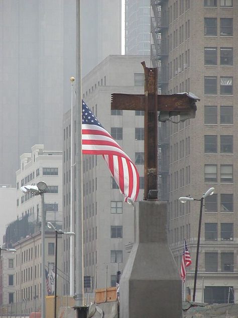 World Trade Center Attack, World Trade Center Nyc, Patriotic Pictures, Save America, I Love America, Ground Zero, American Flags, Steel Cross, Twin Towers