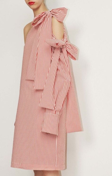 bows and stripes Dress Book, Chic Fashion, Shirtdress, Looks Style, Mode Inspiration, Fashion 2017, Bow Detail, Fashion Details, Primavera Estate