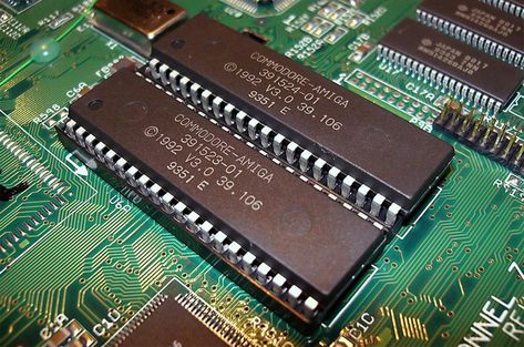 Wondering What ROM Is or How It Works? Here's the Answer Read Only Memory, Types Of Memory, Types Of Reading, Apple Macintosh, Hardware Components, Computer Memory, Ram Memory, Personal Computer, Computer Hardware