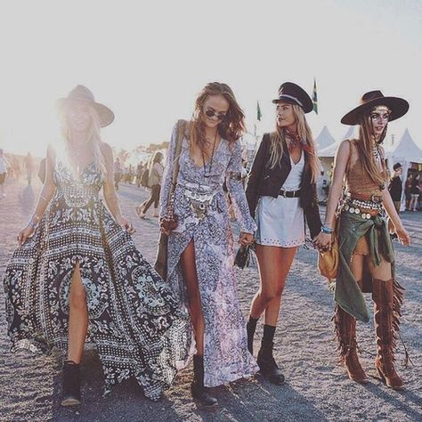 <3 Pinterest ~ InstaGram @rekataylor <3 Mode Coachella, Bohemian Schick, Cochella Outfits, Estilo Hippie Chic, Boho Winter Outfits, Festival Mode, Stile Boho Chic, Look Boho Chic, Summer Festival Outfit