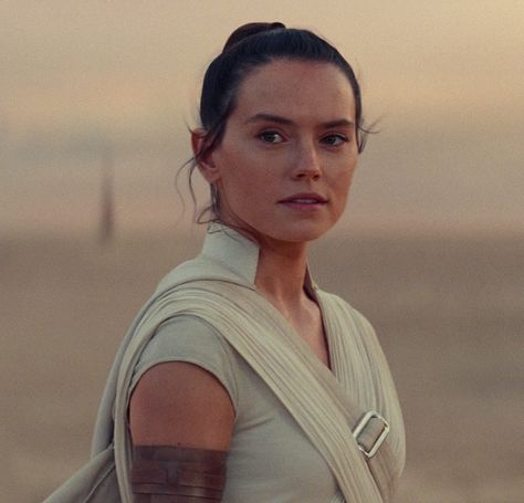 Sequel Trilogy, John Bennett, Rey Skywalker, Steven Knight, Star Wars History, Film Script, Star Wars Canon, Star Wars Celebration, Rey Star Wars