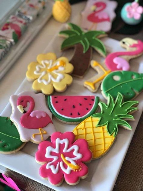 Hawaiian Birthday Party Cake Ideas, Flamingo Birthday Party Cake Ideas, Flamingo And Pineapple Cookies, Flamingo Birthday Cake 2 Tier, Tropical Themed Party Ideas, Luau 1st Birthday Cake, Flamingo Themed Party Food, Birthday Party Tropical Theme, Summer Birthday Decoration Ideas