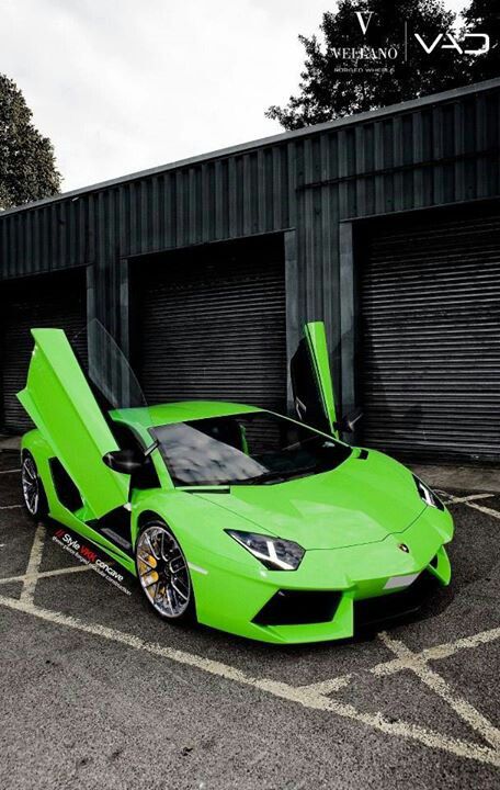 Green Lamborghini Aventador :) Green Lamborghini Aventador, Green Sports Car, Green Lamborghini, Lamborghini Aventador Roadster, Aventador Lamborghini, Green Sports, Lamborghini Veneno, Pagani Huayra, Lamborghini Cars