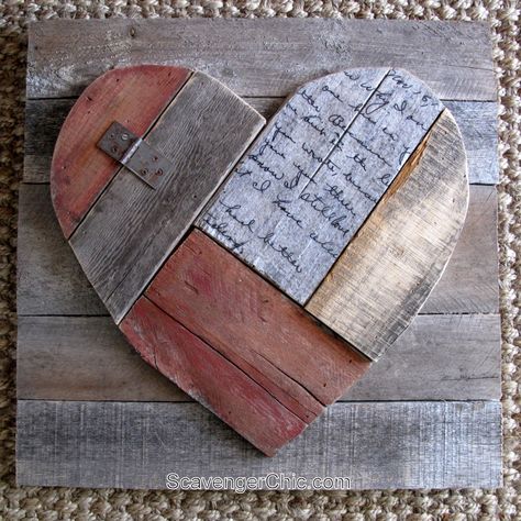 Pallet Wood Valentines Heart diy Pallet Heart, Saint Valentin Diy, Pallet Christmas Tree, Used Pallets, Pallet Christmas, Funky Junk Interiors, Heart Diy, Pallet Creations, Wooden Pallet Projects