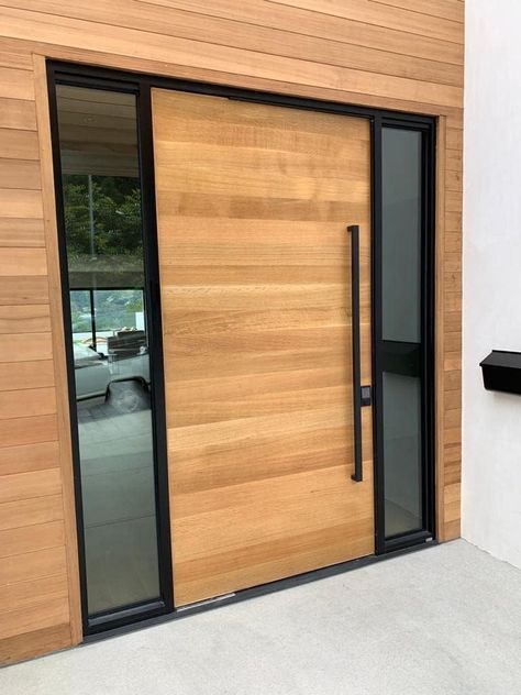 This door is oozing with luxury style Entry Front Door, Contemporary Entry Doors, Entry Door Handle, Barn Door Interior, House Front Door Design, Entry Door Handles, Steel Front Door, Exterior Doors With Glass, Interior Exterior Doors