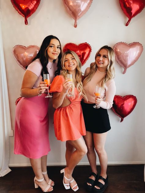 Friends Brunch, Bestie Aesthetic, Activities With Friends, Galentines Party, Valentines Day Love, Love Friends, 2024 Vision, Photography Ideas, Aesthetic Pictures