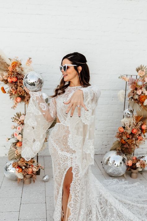 Disco Glam Wedding Dress, Disco Inspired Wedding Dress, 70s Bridal Shower Outfit, Retro Wedding Elopement, Retro Wedding Bridesmaid Dress, Luxe Disco Wedding, Disco Inspired Wedding, 70s Inspired Wedding Cake, Retro Bridal Party