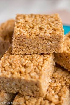 Keto Rice, Honey Rice, Rice Krispie Bars, Rice Bubbles, Recipe Rice, Krispie Treats Recipe, Butter Honey, Krispy Treats, Krispies Treats