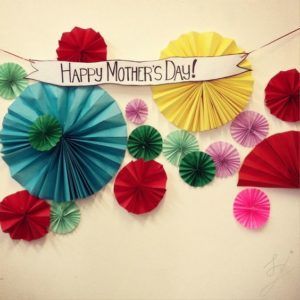 14 Creative Backdrops for Mother’s Day Photo Booth Mother's Day Background, Creative Backdrops, Booth Decor, Mothers Day Decor, Background Diy, Mother's Day Photos, Mother's Day Diy, Mom Day, Mothers Day Crafts