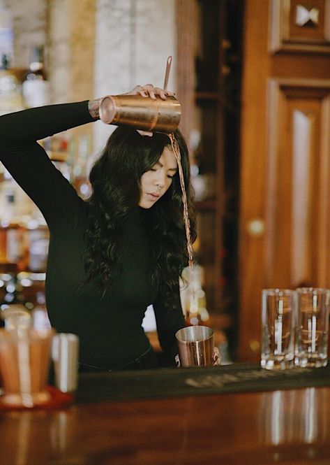 Blonde Bartender Aesthetic, Bartending Pictures, Bartending Aesthetic Girl, Bartender Astethic, Bartender Pictures, Female Bartender Aesthetic, Bartender Aesthetic Girl, Bartending Aesthetic, Bartender Photoshoot