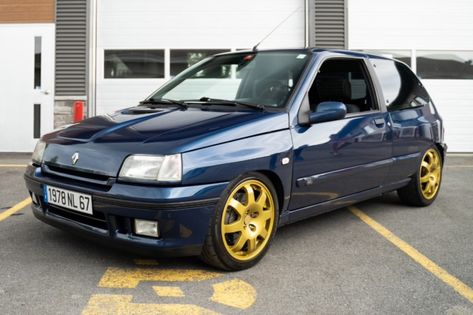 The VW GTI had several European hot hatch rivals we never saw. But now, one of the best, the Renault Clio Williams, is now import-eligible. Clio Williams, Shades Of Dark Blue, Vw Gti, Renault Sport, Nissan Pulsar, Car Camper, Hyundai Veloster, Honda Civic Type R, Hot Hatch