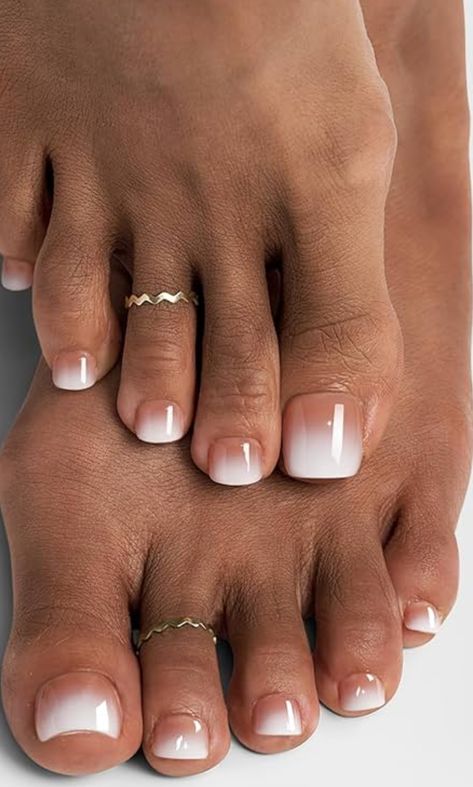 Gel Nail Pedicure Ideas, Graduation Toe Nails, Ombre Pedicure Toenails, Big Toe Designs Toenails, Fancy Pedicure, Ombre Toe Nails, Ombre Pedicure, Pedicure Shellac, Fall Toe Nails