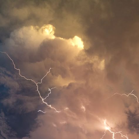 Jeff Gammons | Storm Chaser on Instagram: "Pulse lightning storm sunset over Lake Okeechobee." Storm Magic Aesthetic, Storm Chasing Aesthetic, Storm Astethic, Lighting Aesthetic Storm, Storm Chaser Aesthetic, Lightning Storm Aesthetic, Storms Aesthetic, Hozier Songs, Lightning Aesthetic