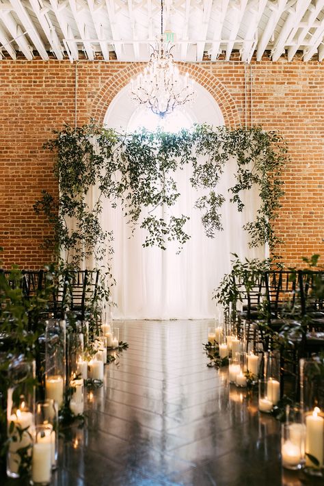 Greenery Ceremony Decor, Wedding Alter Backdrops, Indoor Wedding Ceremony Decor, Wedding Altar Decor, Greenery Ceremony, Ceremony Backdrop Indoor, Rustic Forest Wedding, Minimalist Wedding Reception, Wedding Altar