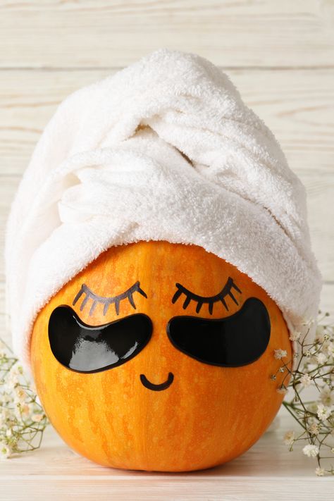 Pumpkin Facial, Kosmetyki Mary Kay, Esthetician Inspiration, Skin Care Pictures, Esthetician Room Decor, Esthetician Marketing, Skin Facts, Pumpkin Wallpaper, Halloween Beauty