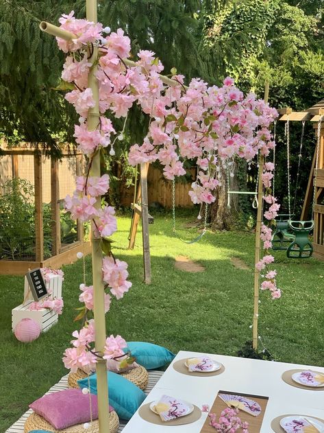 Bride Partisi, Sakura Party, Outdoor Tea Parties, Picnic Party Decorations, Cherry Blossom Party, Picnic Setup, Planning Party, Cherry Blossom Theme, 22 Birthday