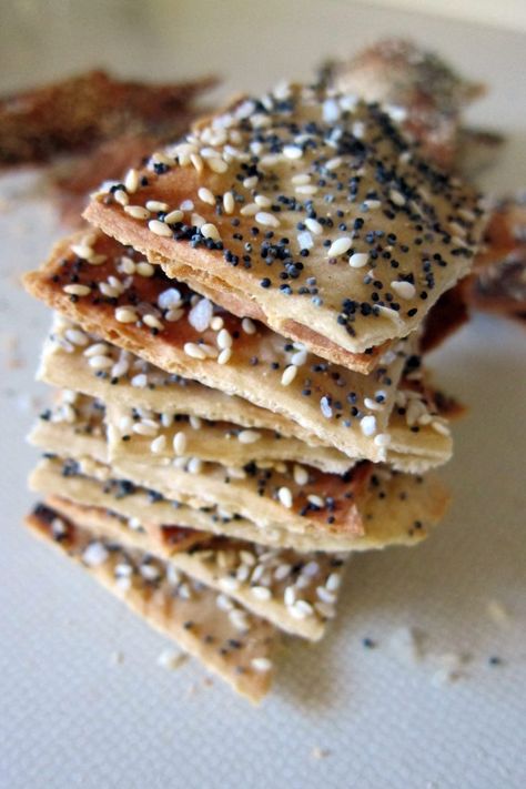 Seedy Spelt Flatbread Crackers | Accidental Artisan Everything Crackers, Flatbread Crackers, Spelt Flour Recipes, Spelt Recipes, Savoury Crackers, Grain Recipes, Homemade Crackers, Bagel Shop, Spelt Flour