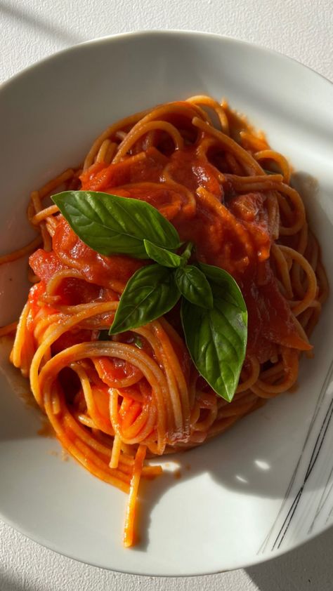 Plats Healthy, Famous Food, Healthy Food Inspiration, Spaghetti Recipe, Healthy Food Dishes, Simple Food, Food Therapy, Healthy Food Motivation, Yummy Comfort Food