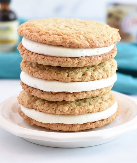 Cookie Sandwich Recipes, Coconut Oatmeal, 2023 Recipes, Sweet Bites, White Chocolate Chip Cookies, Cookies Baking, Banana Cream Pie, Whoopie Pies, Donut Recipes