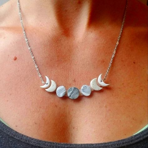 Polymer Clay Moon Phase Necklace, Moon Phases Necklace, Celestial Necklace Clay Moon Necklace, Zodiac Clay Art, Cute Clay Necklace Ideas, Diy Moon Necklace, Moon Phase Clay Earrings, Polymer Clay Fantasy Jewelry, Handmade Souvenirs Ideas, Moon Phase Necklace, Air Dry Clay Jewelry Diy Necklaces