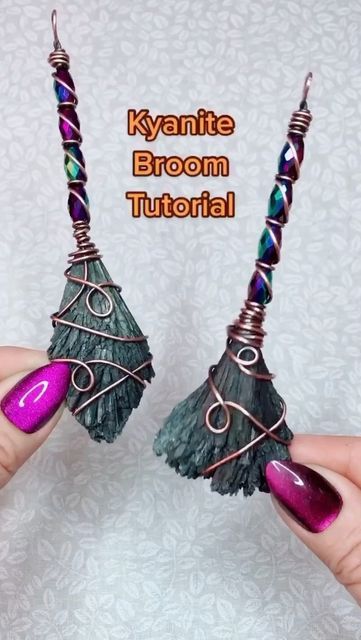 Witchy Knick Knacks, Wire Wrapped Potion Bottle, Wire Butterfly Diy How To Make, Witchy Bracelet Diy, Broom Earrings Diy, Scrap Jewelry Ideas, Making Gemstone Jewelry, Wire Feather Tutorial, Witch Wand Diy How To Make