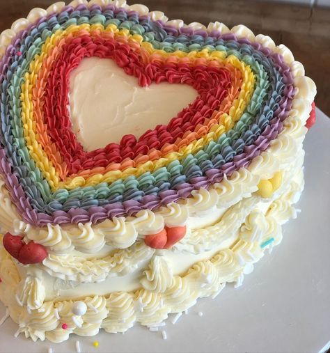 Culinary Occasions Catering on Instagram: “Weeks ago, this cake was created by our cake designer as a nod to Pride month, pledging 25% of proceeds for the entire month of June to…” Pride Month Treats, Lesbian Birthday Cake, Lgbtq Cake Ideas, Pride Cake Decorating, Pride Dessert Ideas, Pride Month Cake, Coming Out Cake, Pride Cake Ideas, Trans Cake