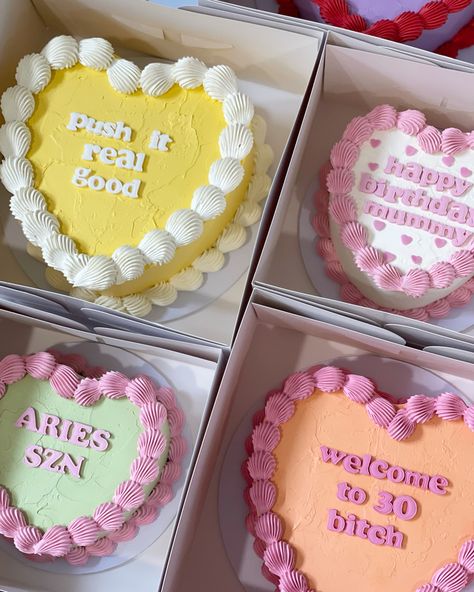 Cake Text Ideas, Birthday Cake Text Ideas, Birthday Cake Text, Cake Text, Retro Cakes, Groovy Cake, Text Ideas, Simple Cakes, Korean Cake