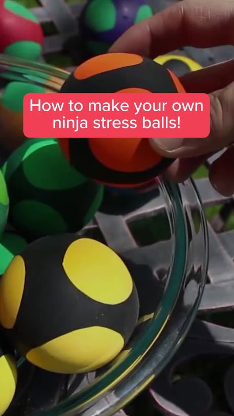 Diy Stressball, Hadiah Diy, Diy Fidget Toys, Diy Crafts Life Hacks, Pinterest Diy Crafts, Fun Crafts To Do, Quick Crafts, Painting Ideas On Canvas, Diy Crafts For Kids Easy