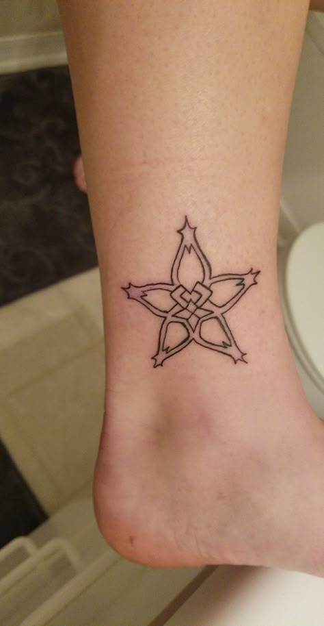 Kingdom hearts wayfinder best friends tattoo Kingdom Hearts Wayfinder Tattoo, Wayfinder Tattoo, Kingdom Hearts Wayfinder, Kh Tattoo, Wayfinder Kingdom Hearts, Tattooing Tips, Hearts Tattoos, Kingdom Hearts Tattoo, Dr Tattoo