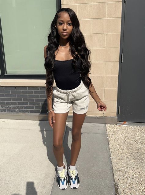 Tan Shorts Outfit Black Women, Sweat Shorts Outfit Black Women, Grey Shorts Outfit Black Women, Essentials Shorts Outfit, Black Shorts Outfit Black Women, First Day Of School Outfit Shorts, Outfits For 8th Grade, Khaki Shorts Outfit Women, Sweatpants Shorts Outfit