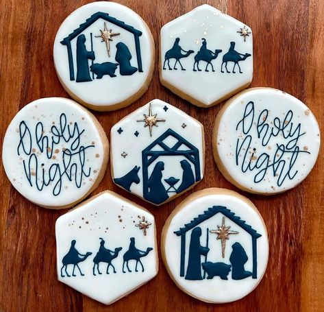 Christian Christmas Cookies Decorated, Nativity Decorated Cookies, Nativity Cookies, Macaroon Packaging, Christmas Christian, Easter Sugar Cookies, Cupcake Cake Designs, Sugar Cookie Designs, Cookie Swap