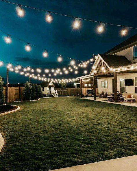 Yard String Lights, Backyard String Lights, Farmhouse Backyard, American Farmhouse Style, Farmhouse Patio, Garden String Lights, Patio String Lights, American Farmhouse, Instagram Cool