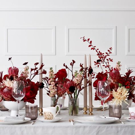 Royal Copenhagen (@royalcopenhagen) • Instagram photos and videos Red Flower Arrangements, Lush Christmas, Christmas Table Setting, Flower Arrangement Designs, Winter Inspired, Modern Flower Arrangements, Christmas Table Settings, Wedding Stage, Modern Flower