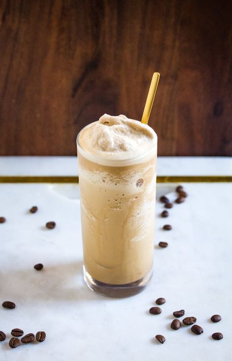 Iced Coffee Slushie, Slushy Iced Coffee, Coffee Slushy Recipes, Coffee Slush Recipes, Coffee Slushies Recipes, Coffee Banana Smoothie, Slush Recipes, Slushie Recipe, Coffee Ice Cubes