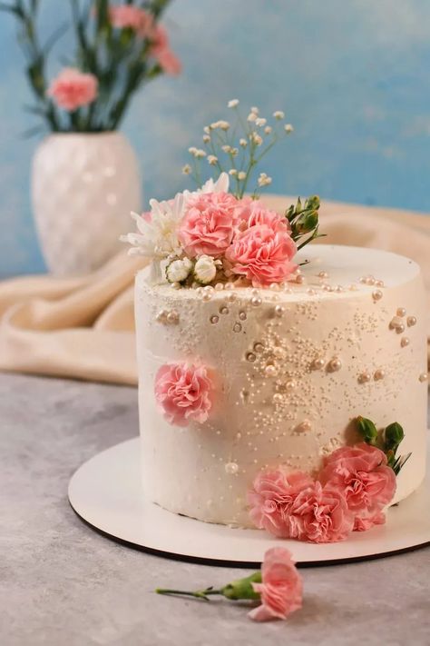 30+ Stunning One Tier Cake Ideas For Pre-Wedding Functions - ShaadiWish Mashhad Iran, One Tier Cake, Metallic Cake, Flowers Single, Happy Birthday Wishes Cake, Unique Cake Toppers, Beautiful Cake Designs, Birthday Wishes Cake, Classic Wedding Cake