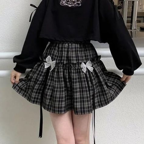 Vendor: SpreePicky Type: Price: 31.99 Harajuku Kawaii Gothic Y2K Bow Plaid Skirt BE1015 SIZE INFO S - Waist 56-76cm/22.05-29.92",  Length 41cm/16.1" M - Waist 62-82cm/ 24.41-32.28”,  Length 42cm/16.5” Cute Japanese Outfits, Harajuku Skirt, Black Plaid Skirt, Kawaii Skirt, Mode Emo, Mode Kawaii, Egirl Outfits, Bow Skirt, Kawaii Goth