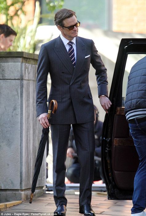 Colin Firth shows off his dapper style as he's spotted for first time on set of new film The Secret Service Terno Slim, British Style Men, A Man In A Suit, Man In A Suit, Mens Fashion Smart, Dapper Style, Colin Firth, Fashion Suits For Men, Sharp Dressed Man