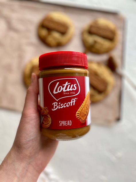 Lotus Cookies, Biscoff Spread, Lotus Biscoff, Friend Photos, Lotus, Yummy Food, Football, Baking, Hair