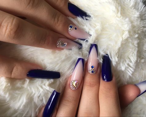 Long Dark blue nails. Royal Blue Matte Acrylic Nails, Dark Blue Designs Nails, Dark Blue Acrylic Nails Coffin Design, White Dark Blue Nails, Dark Blue Nails For Quince, Trendy Dark Blue Nails, Navy Blue And Silver Quince Nails, White Nails With Dark Blue Design, Prom Nails Dark Blue And Silver