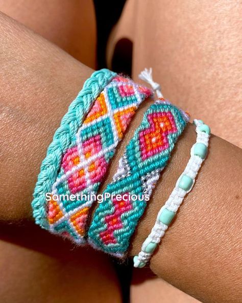 SomethingPrecious on Instagram: "Bilekliklere profildeki linkten ulaşabilirsiniz💜Bracelets are available on my etsy shop-link in bio💫 #friendshipbracelet #friendshipbracelets #arkadaşlıkbilekliği #bileklik #bracelet #Bracelets #macrame #jewellery #macramebracelets #macrome #braceletbook #bangle #bangles #anklets #anklet #etsy #braceletsforsale #shopier #accessories #waxedthread #charm #charmbracelets" Summer String Bracelets, Friendship Bracelets Summer, Friendship Bracelets String, Summer Friendship Bracelets, Friendship Bracelet Stack, Brazilian Bracelet, Bracelets Macrame, Macrame Jewellery, String Bracelet Patterns